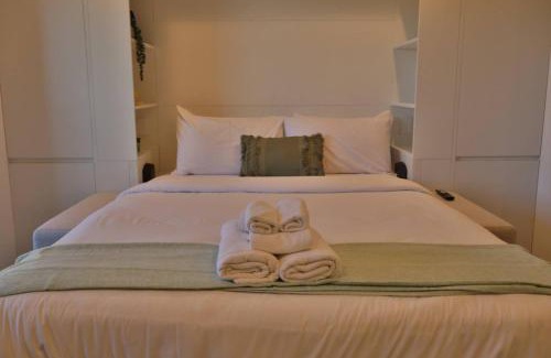 Henderson Casa | Cosy Studio in Awaroa Road