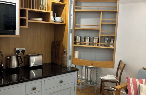 Constantine Casa | Cosy studio in the Cornish countryside.