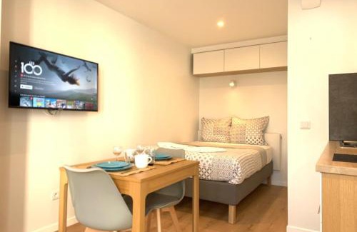 Quartier Centre Ville Apartamento | Cosy studio M1 RER BC500m Orly 20 min Netflix