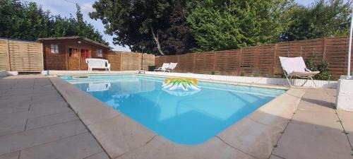 La Ferte-Gaucher Apartamento | Cosy Studio meublé avec piscine partagée