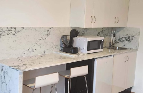 Gerroa Apartamento | Cosy Studio with valley views
