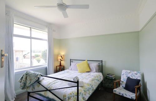 Tenterfield Casa | Cosy Sun-Filled Cottage
