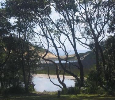 Cudmirrah Casa | Cosy two bedroom bungalow close to lake and ocean