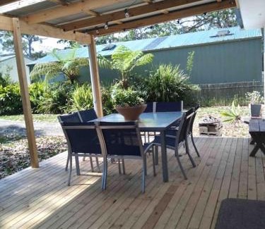 Cudmirrah Casa | Cosy two bedroom bungalow close to lake and ocean