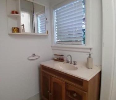 Cudmirrah Casa | Cosy two bedroom bungalow close to lake and ocean