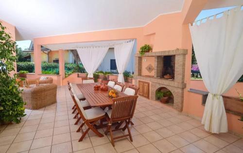 Ladispoli Villa | Cosy Villa in Ladispoli with Private Pool