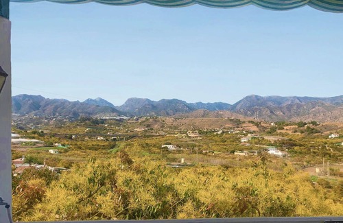 Nerja Cabaña | Villa acogedora con impresionantes vistas'
