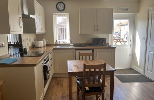 Barmston Cabaña | Cosy , Village Location - One Bedroom Barn