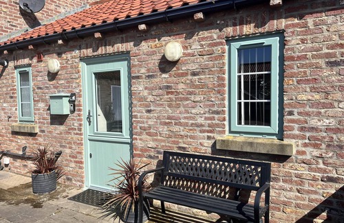 Barmston Cabaña | Cosy , Village Location - One Bedroom Barn