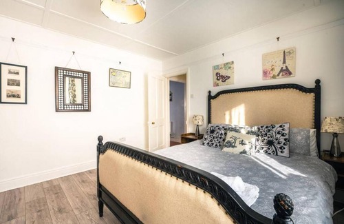 St Davids Casa | Cosy Welsh Cottage in St Davids Centre with Garden