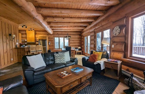 Lac Superieur Village Chalet De Esquí | Cote Nord Tremblant Scandinavian Log cabin, hot tub, pool, tennis, CITQ 234533