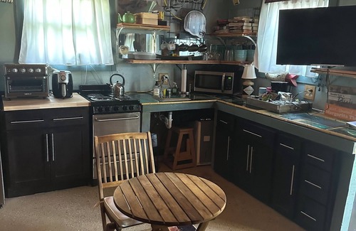 Port Richey Apartamento | Cotee River Mancave studio with AC in Port Richey