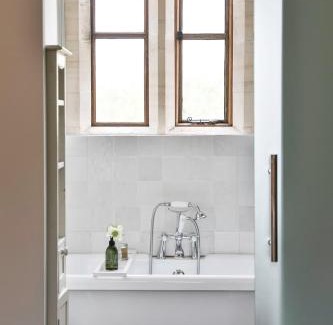 Cheltenham Casa | Cotswold Luxury Coach House - ideal for couples, w/EV charging