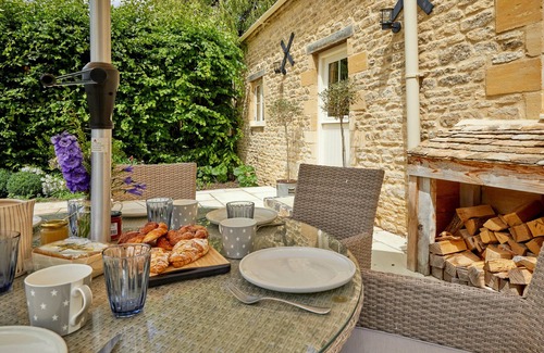 Ampney Crucis Casa | Cotswolds Barn Conversion 3 miles from Bibury