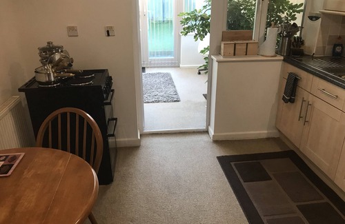 Hullavington Cabaña | 'Cotswolds Retreat' Doble Jacuzzi / WiFi GRATIS / SKY TV