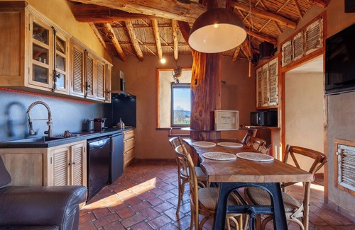 Chateauneuf-les-Martigues Casa | Casita de campo 'A Pincu, Rural Et Atypique' con vistas al lago y Wi-Fi