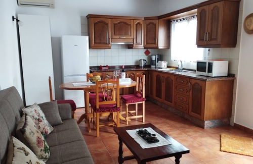 Fuencaliente de la Palma Cabaña | Casa el Nisperero. Casa rústica en un lugar tranquilo, ideal para el descanso.