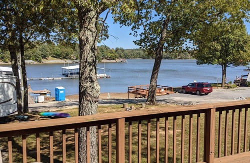 Benton Cabaña | Cottage #1 King Creek Resort & Marina