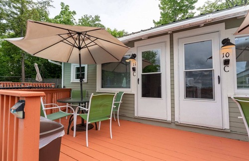 Weirs Beach Cabina | Cottage 11 Summary: T