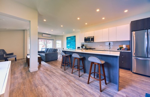 Wainfleet Cabaña | Cottage 12: Beachfront Cottage Escape