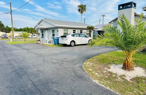 Tavares Casa | Cottage 32, Flamingo Bungalow - Dora Canal Court - a downtown, waterfront community