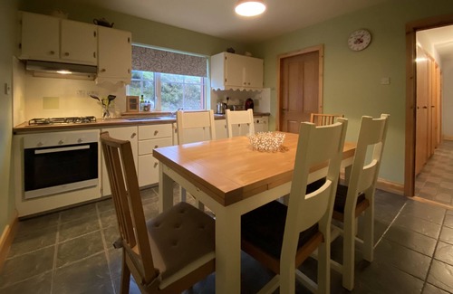 Clifden Cabaña | Cottage 427 - Clifden - sleeps 6 guests in 3 bedrooms