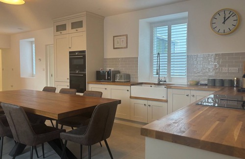 Clifden Cabaña | Cottage 440 - Clifden - sleeps 8 guests in 4 bedrooms