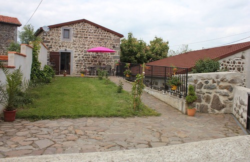 Creste Cabaña | Cottage 45 m2 para 2 a 3 personas. en el borde del Parque de los Volcanes de Auvernia
