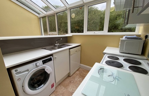 Clifden Cabaña | Cottage 466 - Clifden - sleeps 5 guests in 3 bedrooms