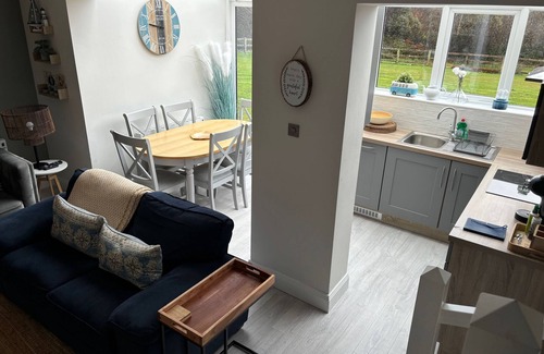 Clifden Cabaña | Cottage 480 - Clifden - sleeps 5 guests in 3 bedrooms