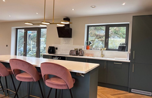 Clifden Cabaña | Cottage 482 - Clifden - sleeps 6 guests in 3 bedrooms