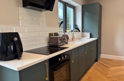 Clifden Cabaña | Cottage 482 - Clifden - sleeps 6 guests in 3 bedrooms