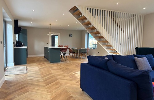 Clifden Cabaña | Cottage 482 - Clifden - sleeps 6 guests in 3 bedrooms