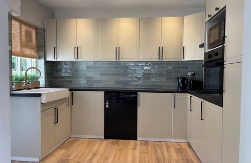 Clifden Cabaña | Cottage 491 - Clifden - sleeps 6 guests in 4 bedrooms