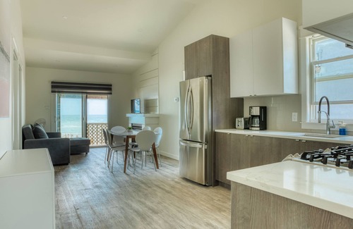 Wainfleet Cabaña | Cottage 5: Beachfront Cottage Escape