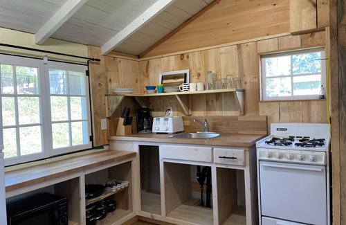 Campbellford Cabina | Cottage #5 - Catch More Resort