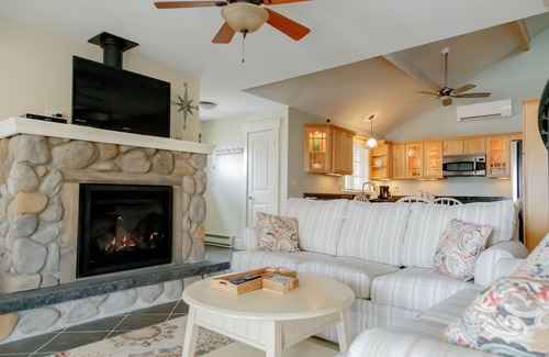 Edgecomb Casa | Cottage 56 is a beautiful modern property with direct views of Sheepscot River.