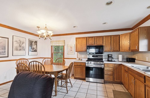 Greenbush Cabina | Cottage #6: 4BR/3BA Relaxing Lakeside Retreat!nn