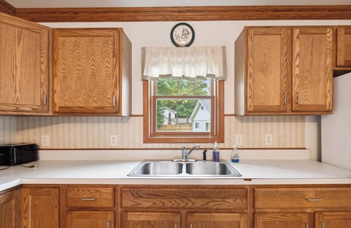 Greenbush Cabina | Cottage #6: 4BR/3BA Relaxing Lakeside Retreat!nn