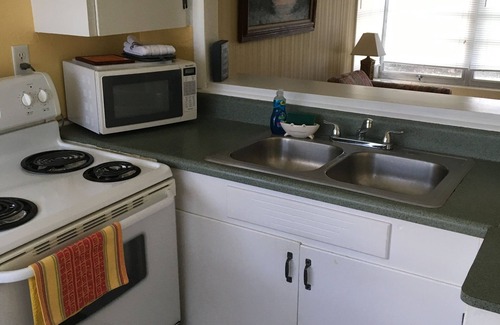 Jensen Beach Cabaña | Cottage Across from the Indian River, Close to Downtown