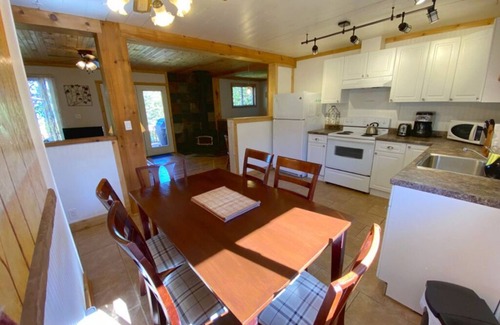 Northern Bruce Peninsula Cabaña | Cottage at Bruce Peninsula National Park and Lake Huron to live with the nature