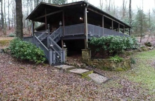 Glenville Cabaña | Cottage at Casuarina Lodge - Luxury, Pet Friendly