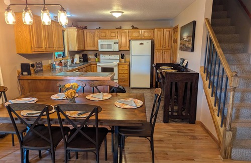 Byrdstown Cabaña | COTTAGE AT EAGLE CREEK, SLEEPS 10-12 , LAKE VIEW
