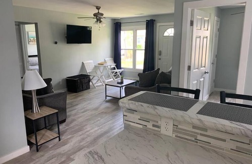 Huron Casa | Cottage at Old Homestead Beach.