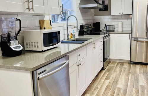 Shawnigan Lake Cabaña | Cottage at Shawnigan Lake