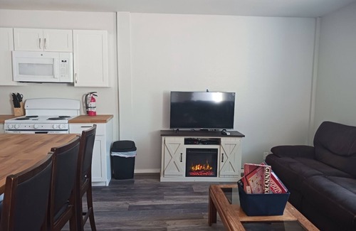Amanda Park Cabaña | Cottage at the Lake Quinault Inn, 5 min from the Lake!