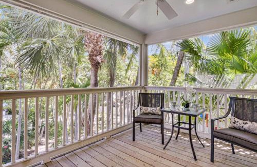 Key West Casa | Cottage by the Pool by AvantStay w Balcony BBQ Shared Pool Month Long Stays Only
