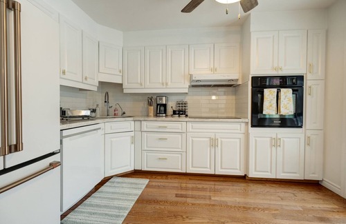 Wasaga Beach Casa | Cottage By The River