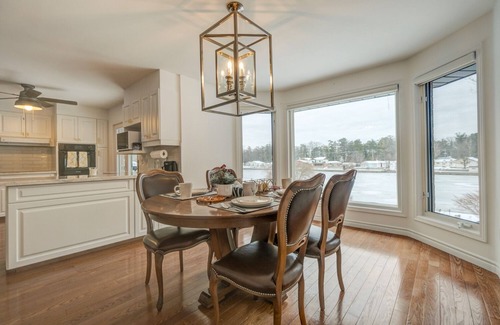 Wasaga Beach Casa | Cottage By The River