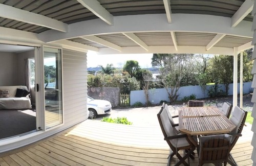 Raglan Casa | Cottage by the sea in Raglan